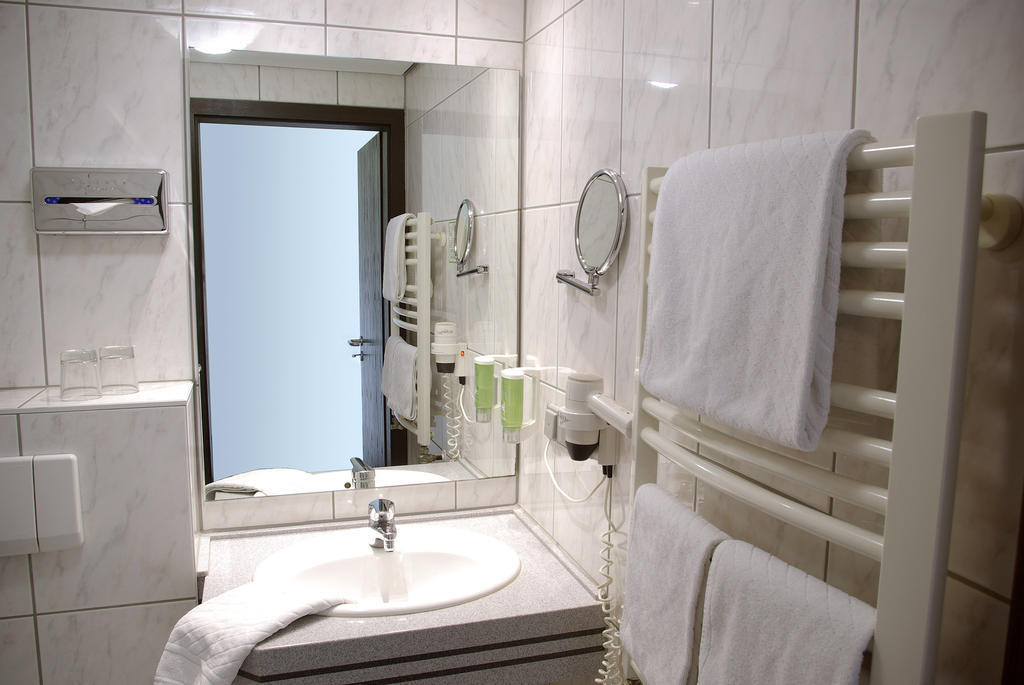 Parkhotel Am Schänzchen Andernach Zimmer foto